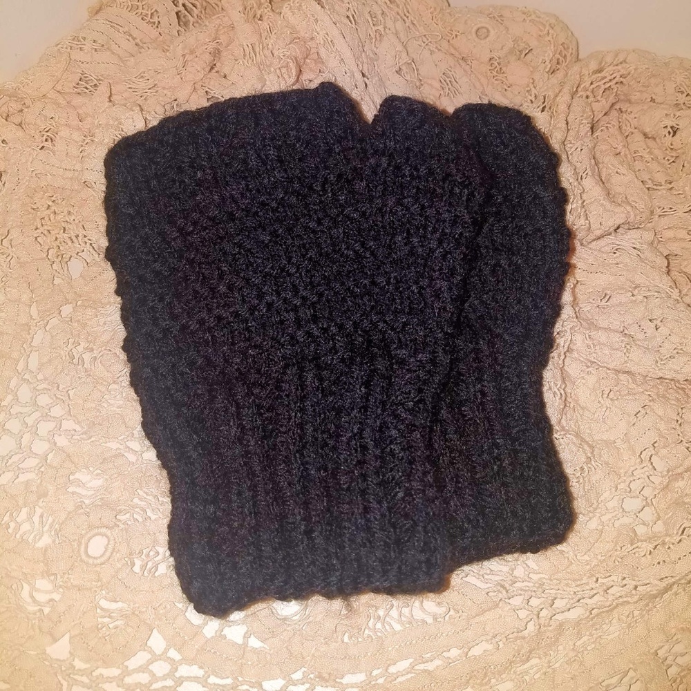 Winter Fingerless Gloves Neck Warmer & Boot Cuffs Knit Set Black White Warm - Picture 3 of 9